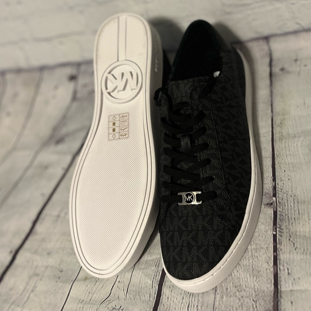 New Michael Kors Keaton Sneakers - Picture 5 of 5